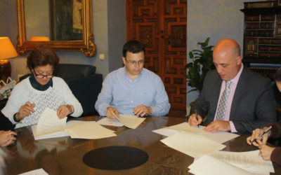 La alcaldesa firma el convenio de Fomento y Colaboración 2015 con la Diputación de Córdoba